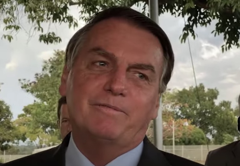 Bolsonaro volta a 'cutucar' Renan Calheiros sobre CPI da Covid