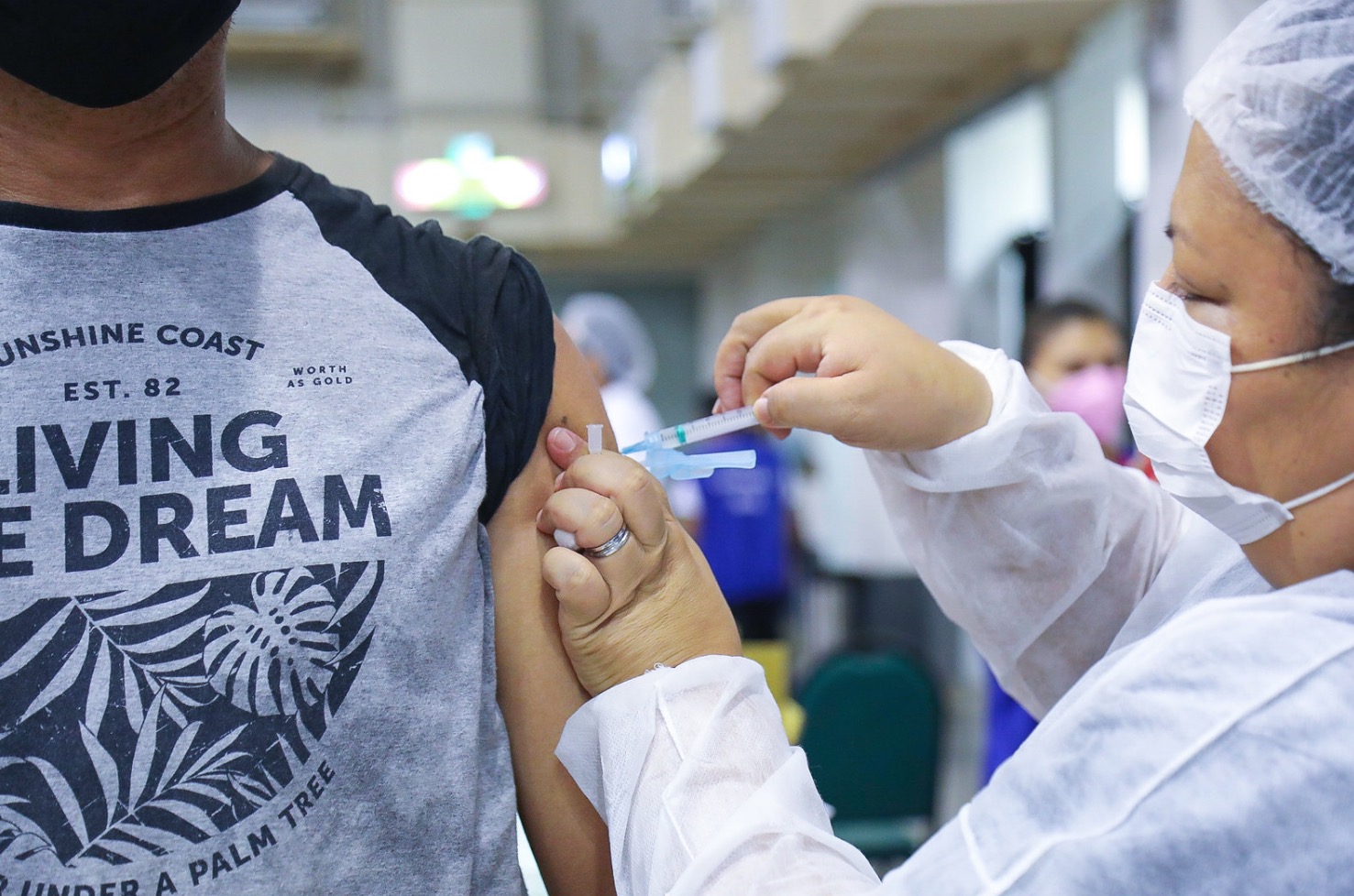 Pessoas de 36 anos podem se vacinar hoje contra covid em Manaus 