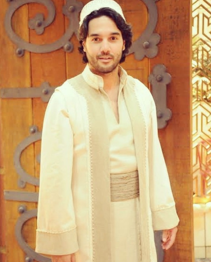 Ator de ‘Os Dez Mandamentos’ perde tudo em incêndio e acha bíblia intacta