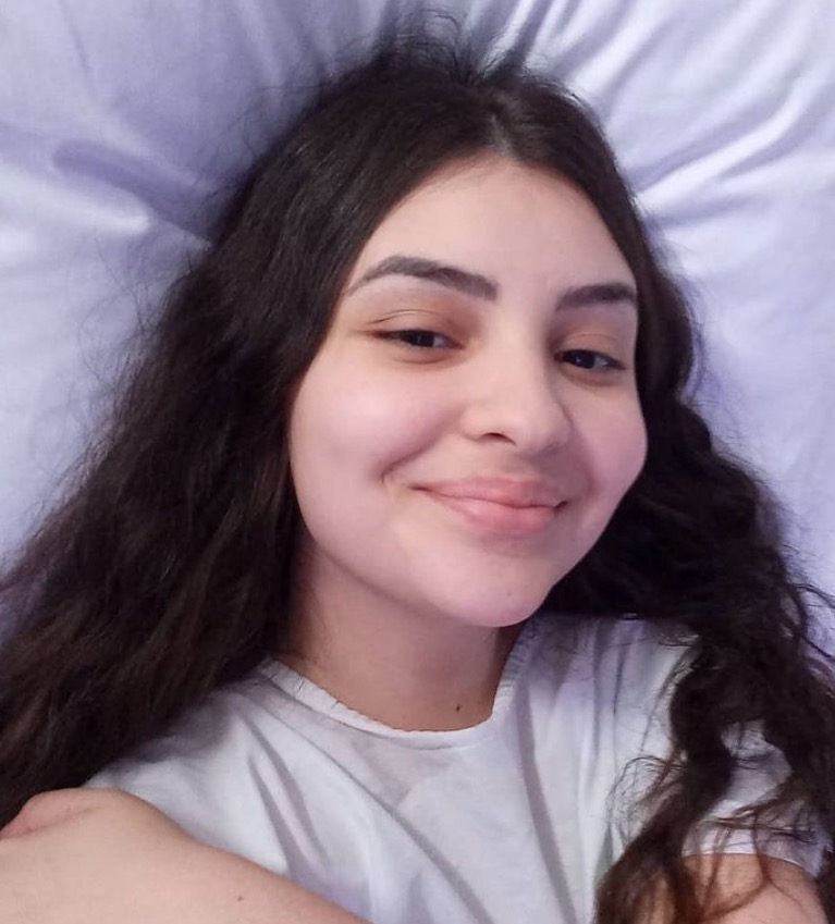 Atriz Mabel descobriu doença rara após parto e passou por 10 cirurgias 