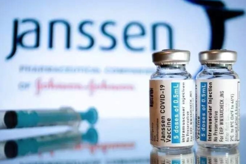 Novo lote com 300 mil doses da vacina da Janssen chega ao Brasil