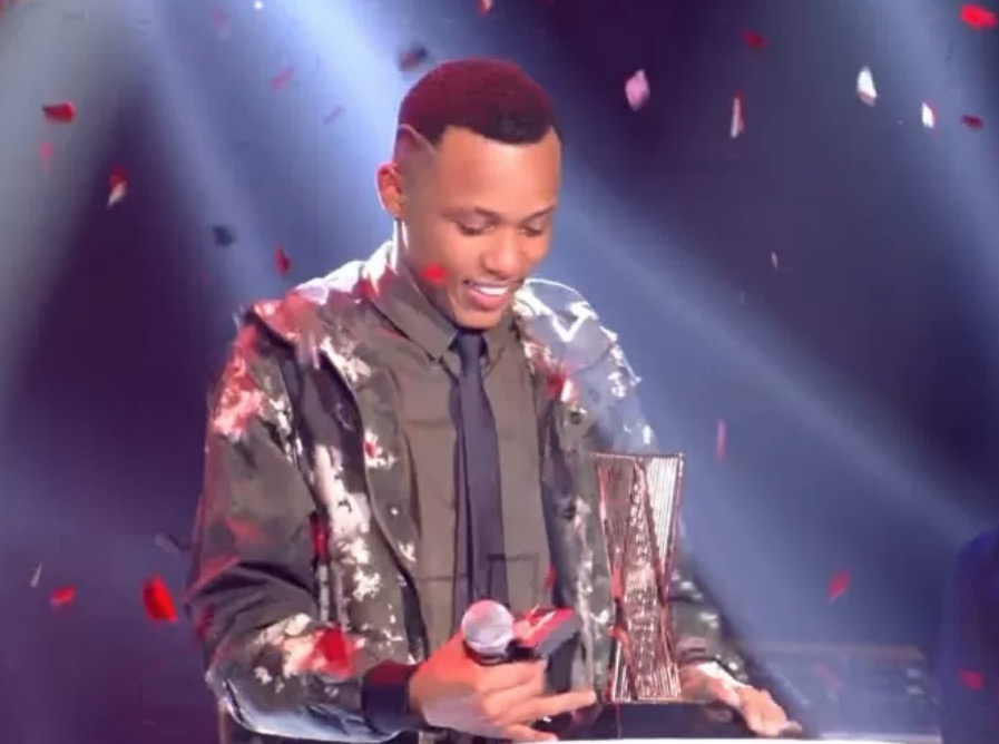 Vencedor do The Voice Brasil sofre grave acidente no Rio de Janeiro