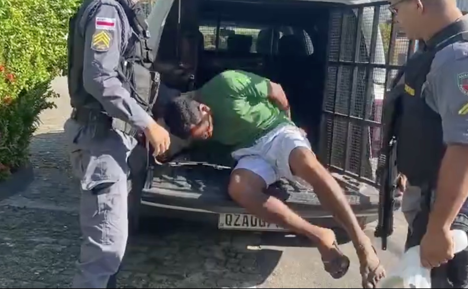 Homem chega bêbado em casa, agride e tenta matar mulher em Manaus 