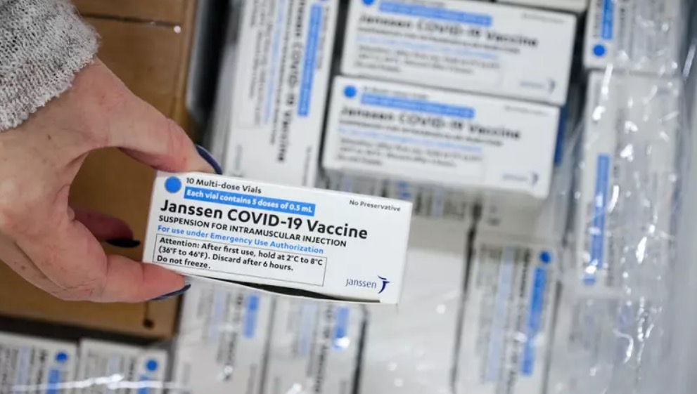 Chega ao Brasil mais 942 mil doses da vacina Janssen