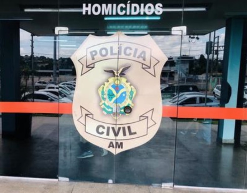 Homem que matou esposa a facadas em Manaus tentou se esconder após o crime