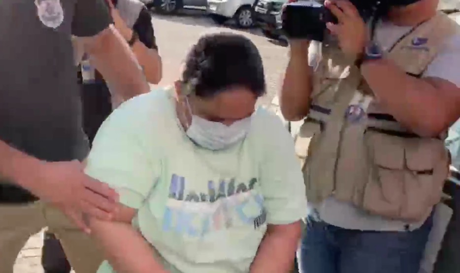 Babá é presa após agredir bebê de 2 anos com cabide de roupa em Manaus