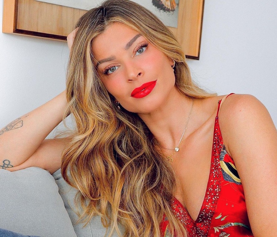 Grazi Massafera rebate seguidor e entrega que sairá da Globo