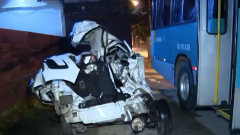 Caminhão desgovernado causa engavetamento, deixa 11 feridos e 1 morto