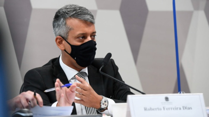 Dossiê que teria sido feito por ex-diretor Roberto Dias está na Espanha 