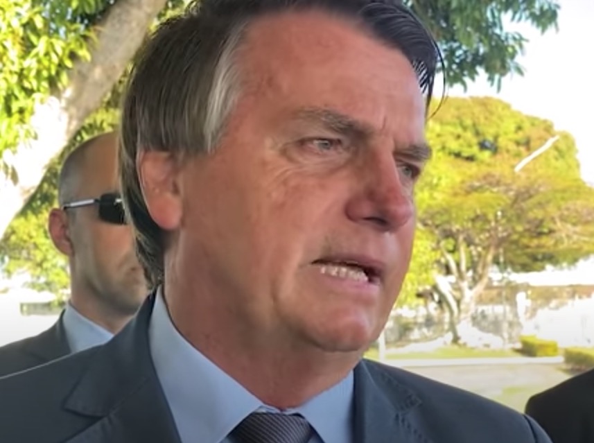 'Ou fazemos eleições limpas no Brasil ou não temos eleições', diz Bolsonaro em nova ameaça