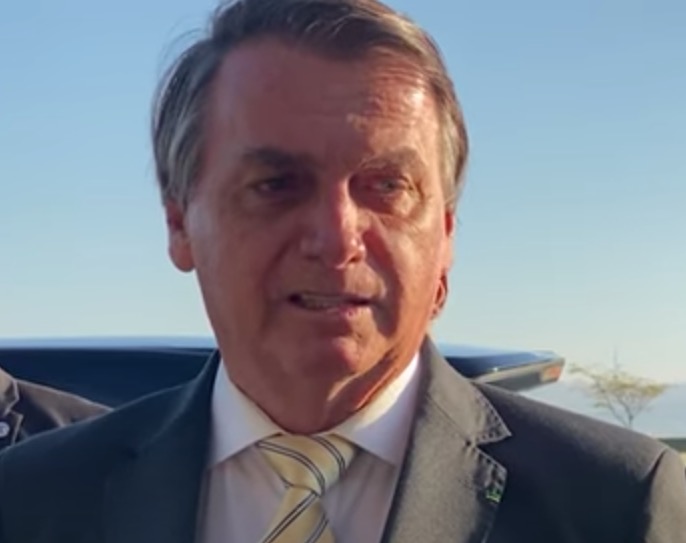 Bolsonaro volta atacar CPI e insulta Omar, Randolfe e Renan Calheiros 