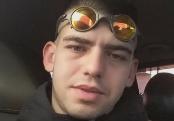 Polícia procura assassino de criança morta após briga por vaga de garagem