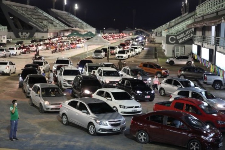 Sambódromo é o posto que mais aplicou vacinas contra covid em Manaus