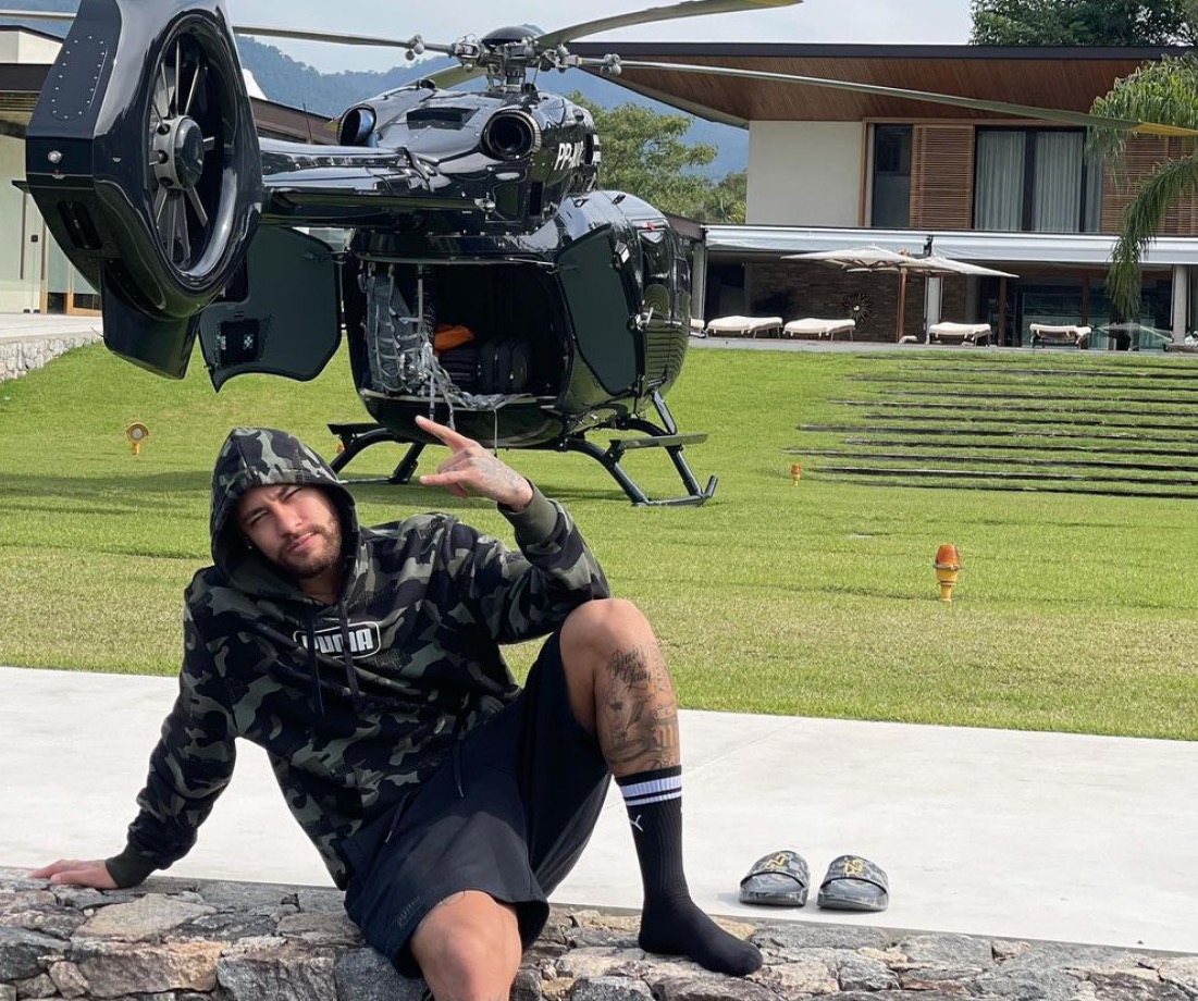 Neymar prepara festão de arraial com show de Wesley Safadão