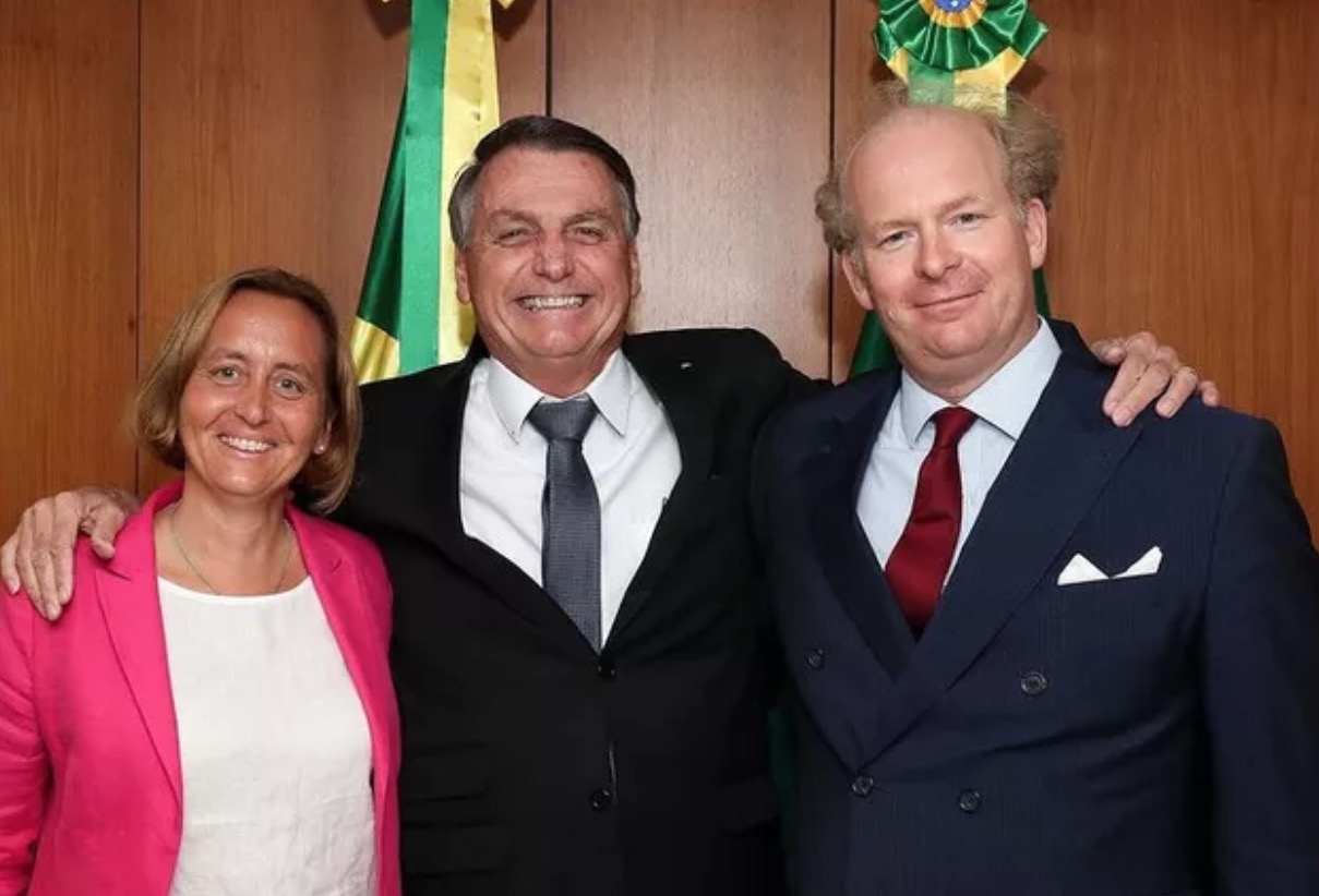Bolsonaro se reúne com deputada alemã neta de ex-ministro de Hitler