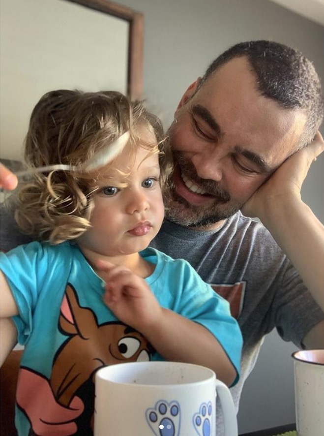 Carmo Dalla Vecchia dá detalhes sobre barriga solidária que gerou o filho 