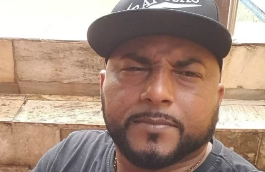 MC Raposão, do hit ‘Estrada da Posse’, morre aos 44 anos