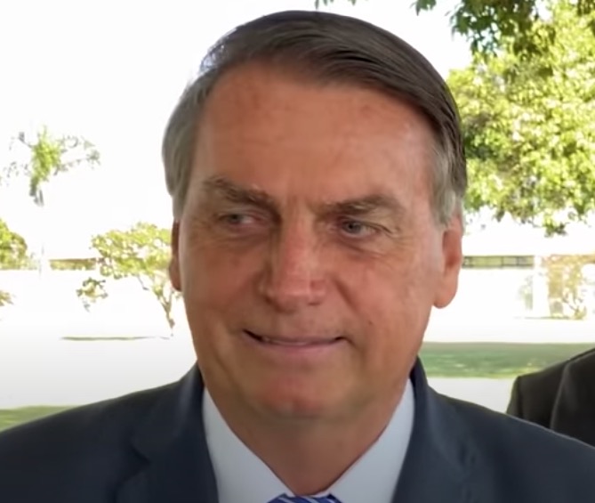 Bolsonaro insiste em ameaça golpista, chama Moraes de ditatorial e diz que 'a hora dele vai chegar'