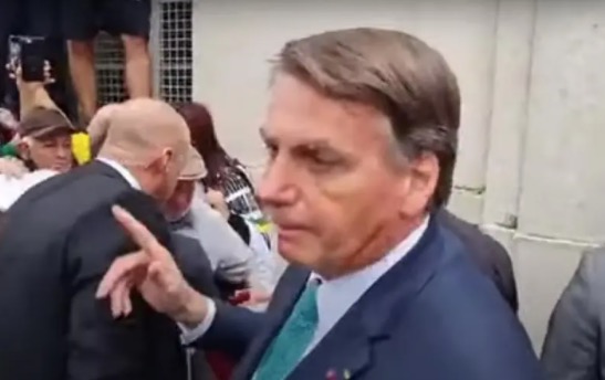 Vídeo: Bolsonaro xinga ministro Barroso: 'aquele filho da p***'