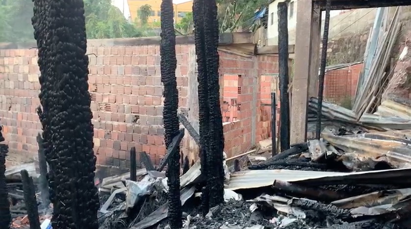 Bombeiros confirmam 9 casas consumidas pelo fogo em Manaus; vídeo