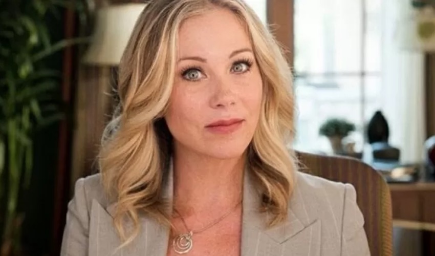 Christina Applegate, de Disque Amiga Para Matar, revela esclerose múltipla