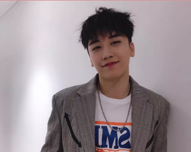 Ex-cantor de K-pop, Seungri é condenado por incitar prostituição