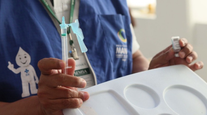 Manaus vacina adolescentes de 12 a 17 anos contra a Covid-19 nesta sexta