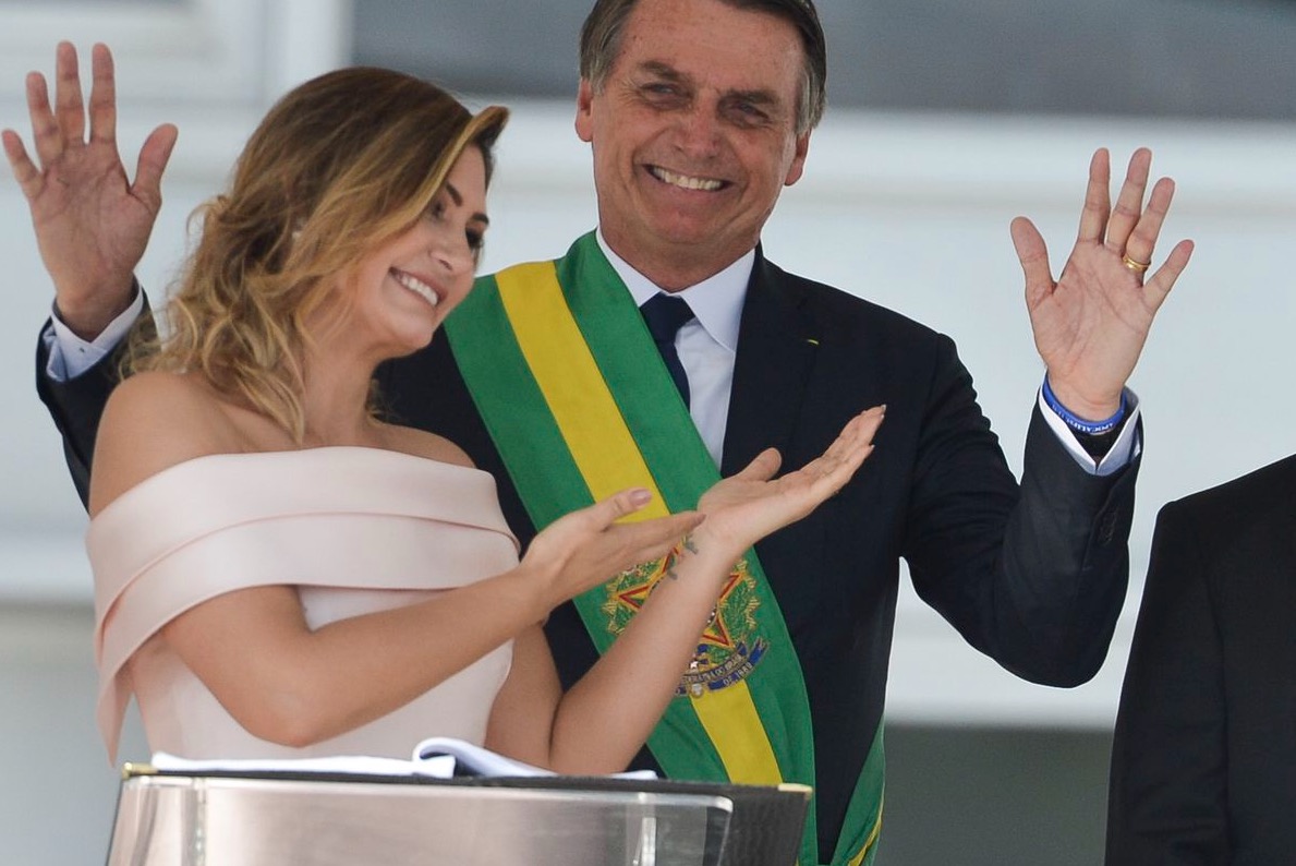 Livro revela que Bolsonaro pagou viagem de lua de mel com verba parlamentar