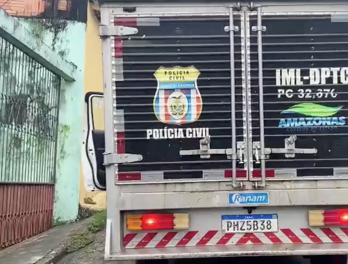 Homens armados invadem casa e matam mãe e filho em Manaus