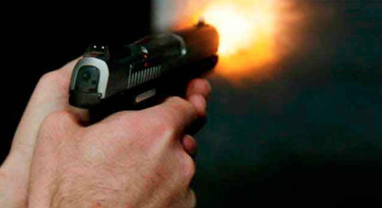 Homem dá entrada em hospital após levar tiro no peito em Manaus