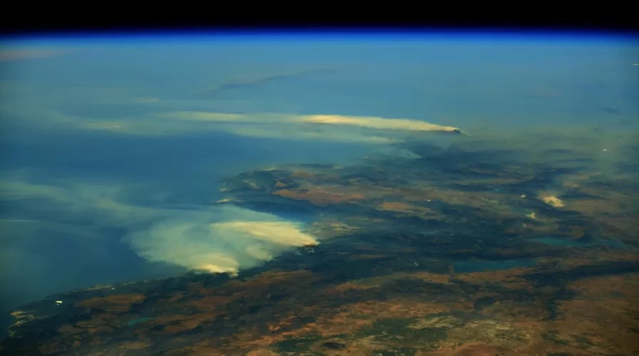 Astronautas publicam fotos de incêndios florestais visto de fora da Terra
