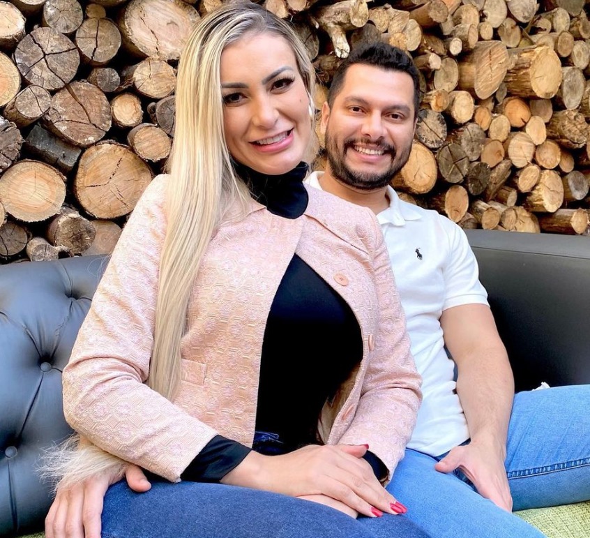 Grávida, Andressa Urach revela nome do filho e entrega: ‘queria Bolsonaro’