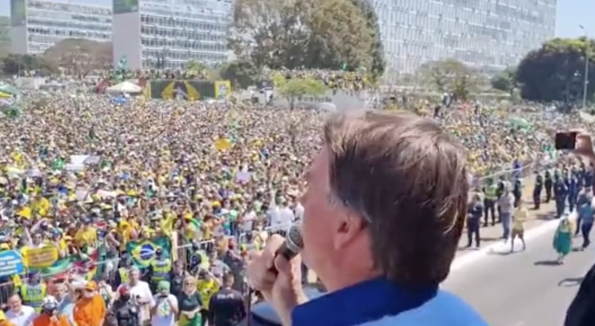 Em discurso para apoiadores, Bolsonaro volta ameaçar STF em Brasília