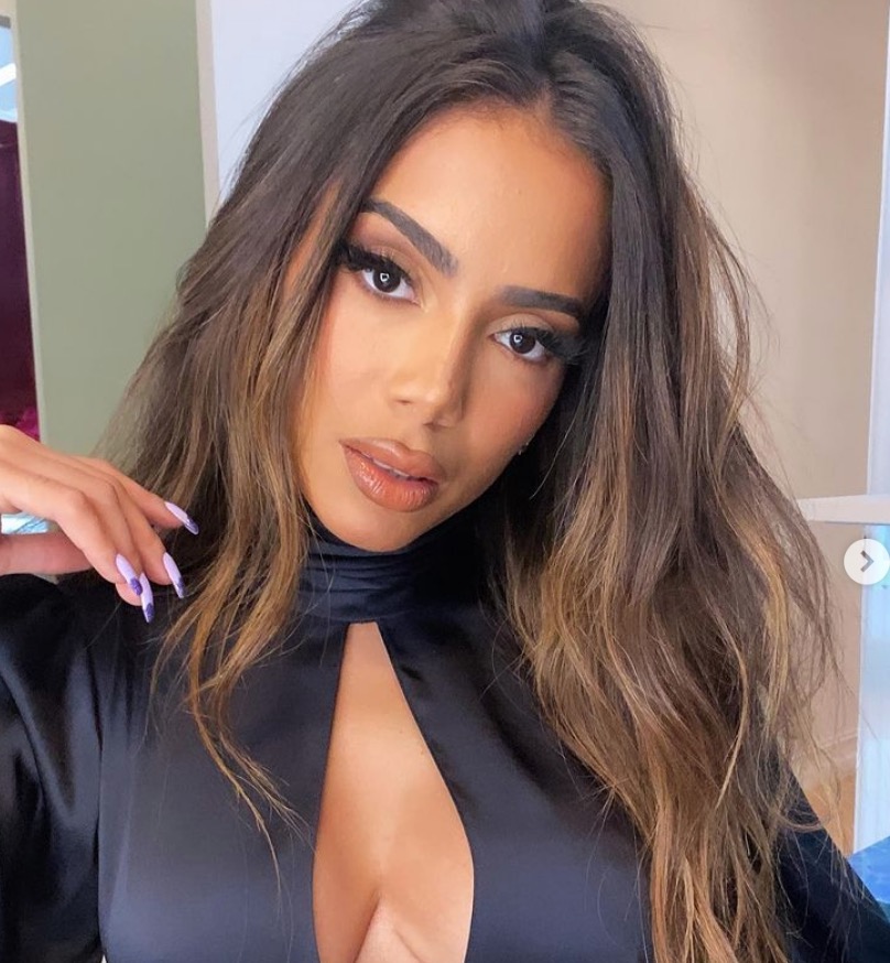 Anitta critica manifestações e revela sonho macabro com bolsonaristas 