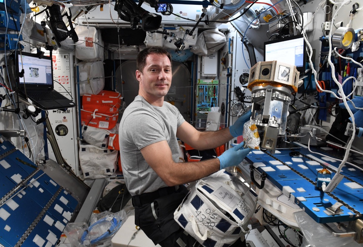 Astronauta volta a compartilhar fotografias "privilegiadas" da Terra