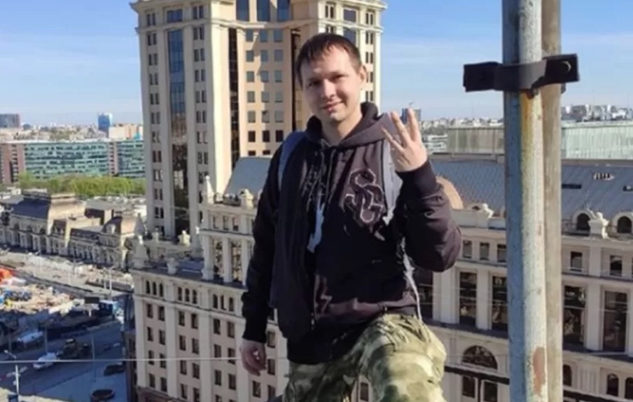 Youtuber cai de prédio e morre durante gravação