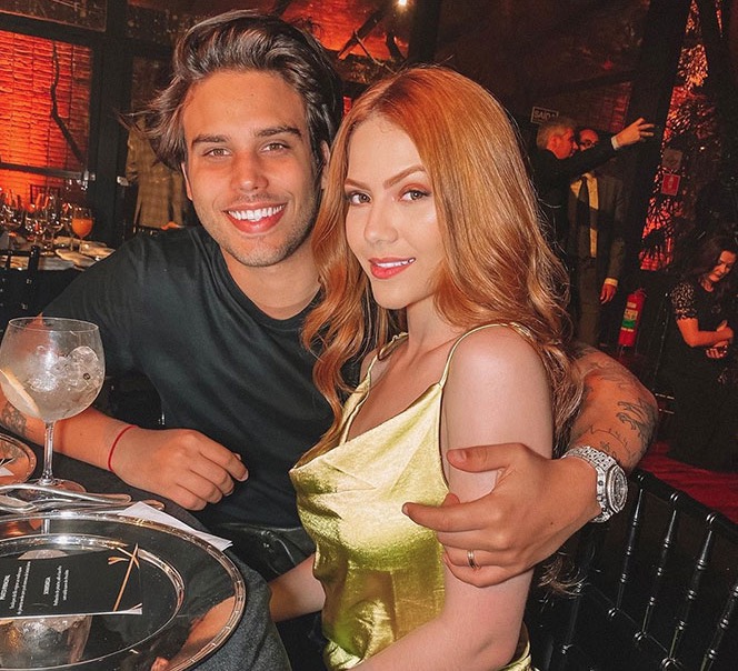 Sarah Poncio confirma fim do casamento com Jonathan Couto 