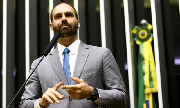 Integrante do comitê da ONU, Eduardo Bolsonaro testa positivo para covid-19