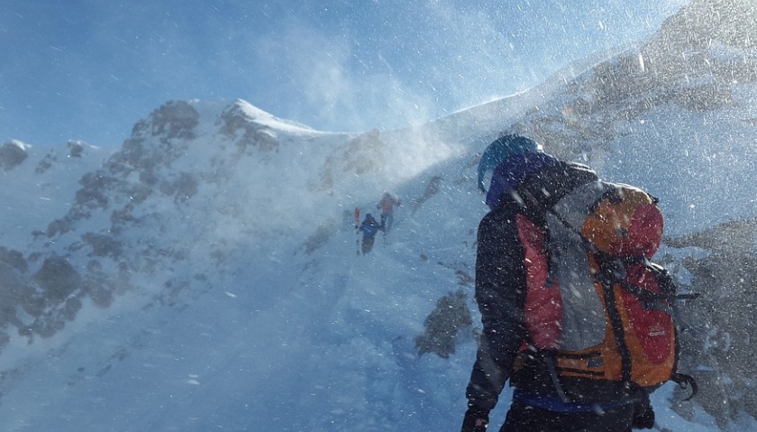 Cinco alpinistas morrem durante escalada ao Monte Elbrus 
