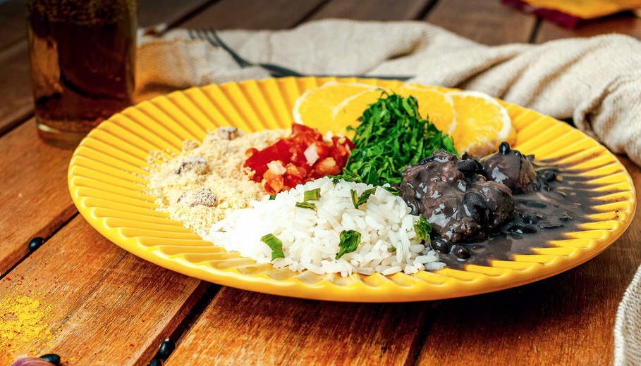 Feijoada beneficente da Casa Vhida acontece neste sábado em Manaus