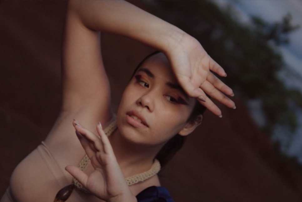 Gabi Farias convida banda República Popular para lançamento de 'Sóis'