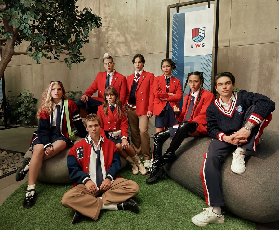 Elenco solta a voz no teaser do reboot de Rebelde; assista