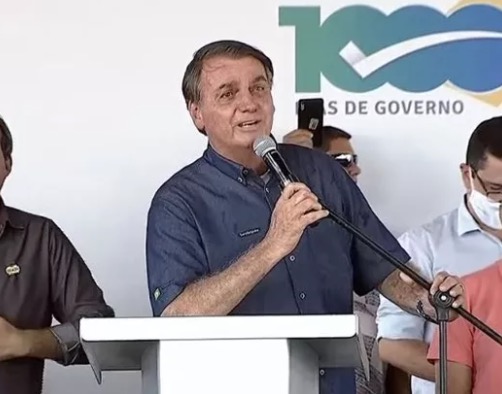Preço acima de R$ 100 do botijão vai cair pela metade se Deus quiser, diz Bolsonaro
