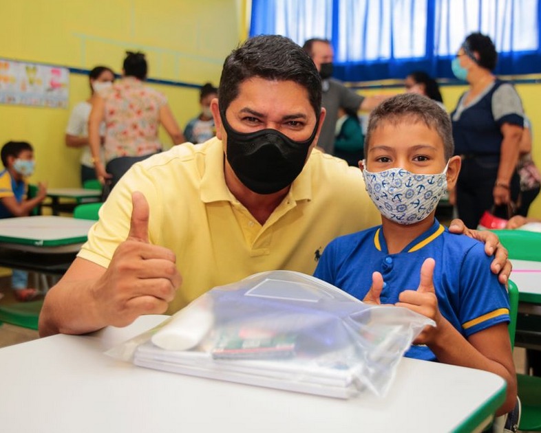 Com medidas de segurança, aulas presenciais são retomadas em Parintins