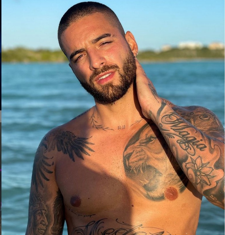 Maluma escapa da morte em queda de avião e faz homenagem às vítimas; vídeo 