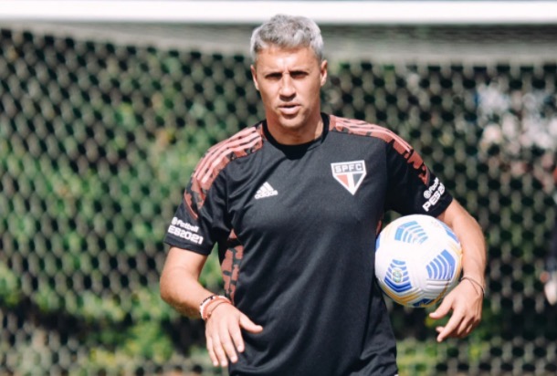 São Paulo anuncia a saída do técnico Hernán Crespo 