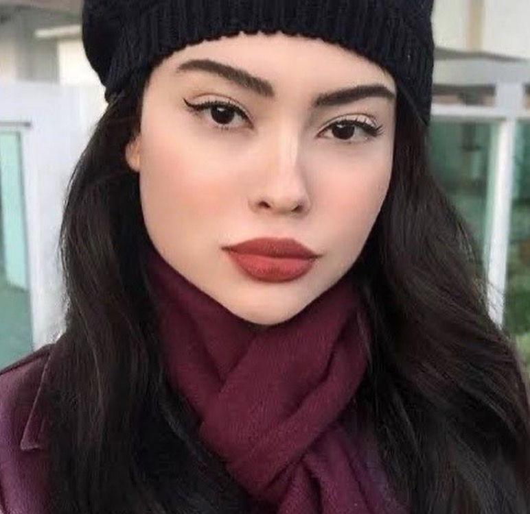 Justiça autoriza Mariana Ferrer a voltar a postar sobre caso de estupro