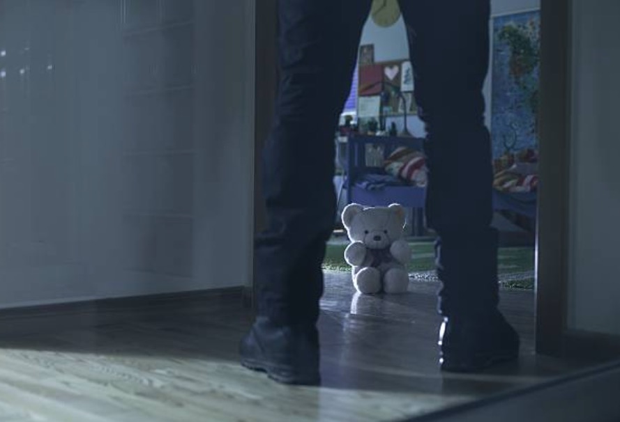 Homem é condenado a 12 anos por estuprar os filhos de 1 e 4 anos em Manaus