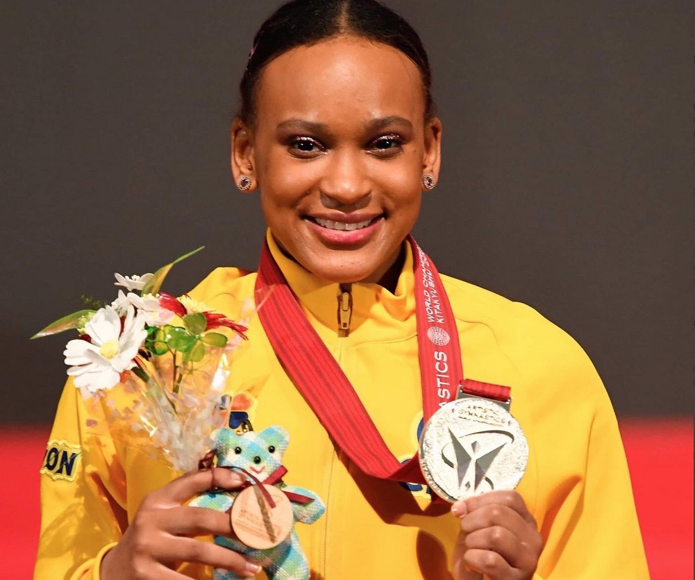 Rebeca Andrade conquista prata inédita para Brasil no Mundial de Ginástica