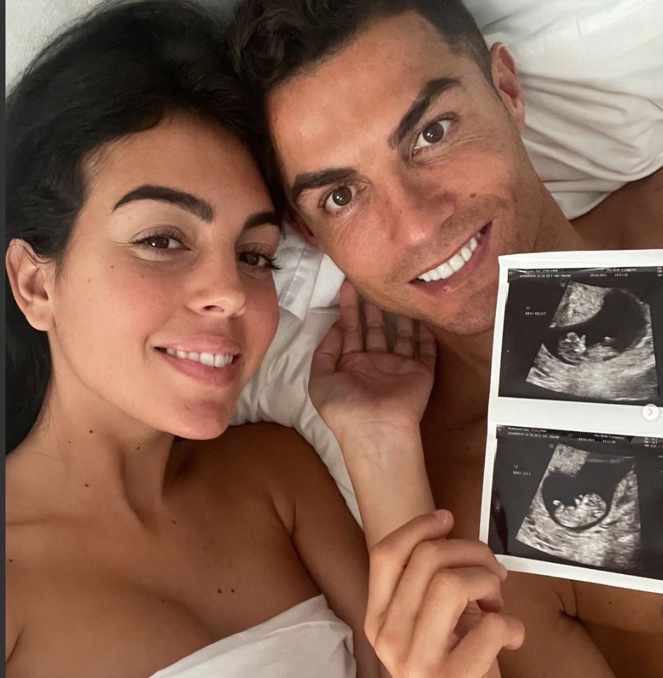 Cristiano Ronaldo anuncia que esposa está grávida de gêmeos